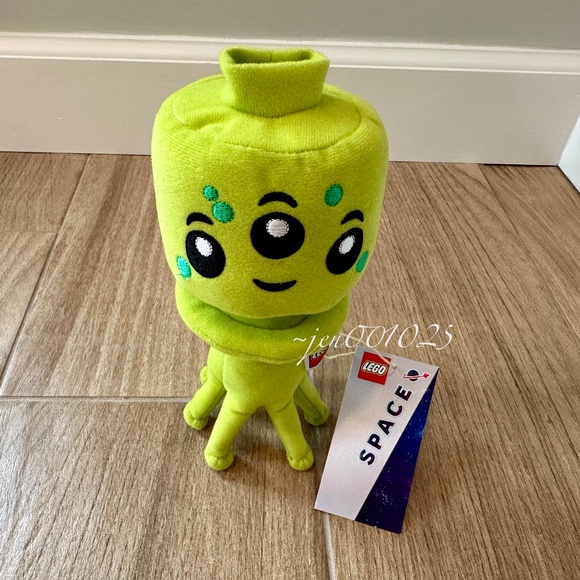 LEGO Slurpie Alien Plush Green  - LEGO x Target Plush Space Toy - Picture 8 of 13